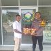 POLSEK TAPUNG HILIR SERAHKAN 12 KG BENIH JAGUNG BISI 2 – DUKUNG BUMDES MAJU BERSAMA TANAMI 1 HECTARE