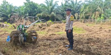 Polsek Logas Tanah Darat Cek Kesiapan Lahan Jagung di Desa Rambahan untuk Dukung Swasembada Pangan 2026