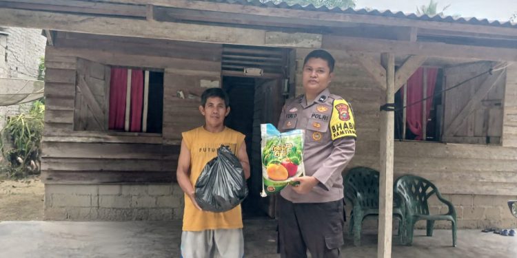 Polsek Singingi Laksanakan Minggu Kasih, Pererat Silaturahmi dan Salurkan Bantuan Sembako kepada Warga