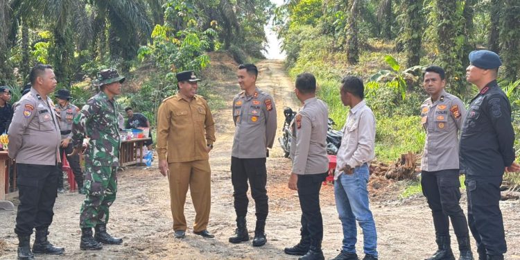 Kapolres Kuansing Tinjau Langsung Pembangunan Jembatan Merah Putih di Desa Sungai Kuning, Kecamatan Singingi