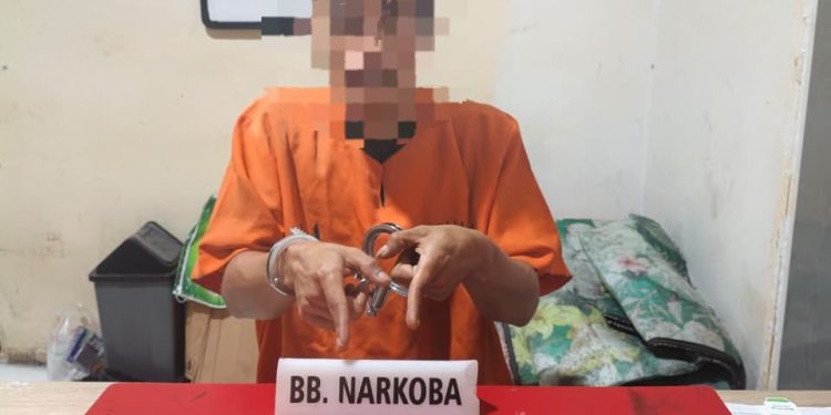 SATRESNARKOBA POLRES KAMPAR UNGKAP PENGGUNA SABU DI DESA GANTING DAMAI – SITA 1,61 GRAM NARKOTIKA DAN BARANG BUKT