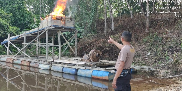 Polsek Kuantan Tengah Tertibkan 14 Unit PETI di Desa Munsalo Kopah, Kapolsek Tegaskan Komitmen Jaga Kelestarian Lingkungan
