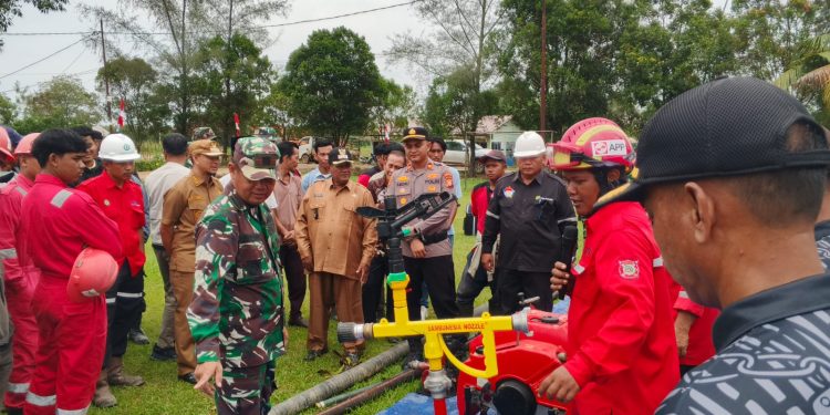 Polsek Bonai Darussalam Perkuat Kesiapsiagaan Karhutla, Seluruh Elemen di Bonai Darussalam Ikuti Apel dan Simulasi Penanganan Kebakaran