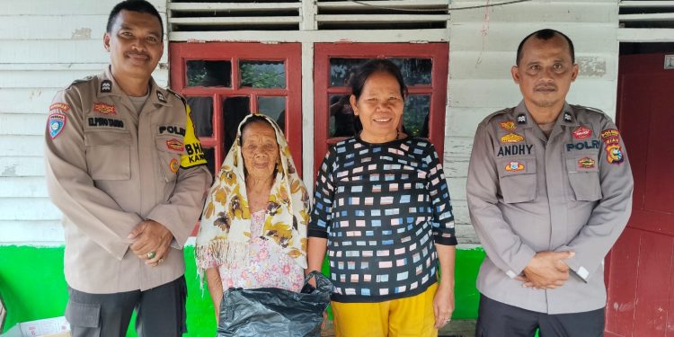 Polsek Kuantan Tengah Hadir Melalui Minggu Kasih, Salurkan Bantuan Sembako kepada Masyarakat