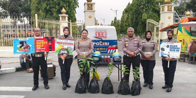 Jelang Hari Bhayangkara ke-80, Ditlantas Polda Riau Gencarkan Kampanye Keselamatan Berlalu Lintas dan Green Policing di CFD Pekanbaru