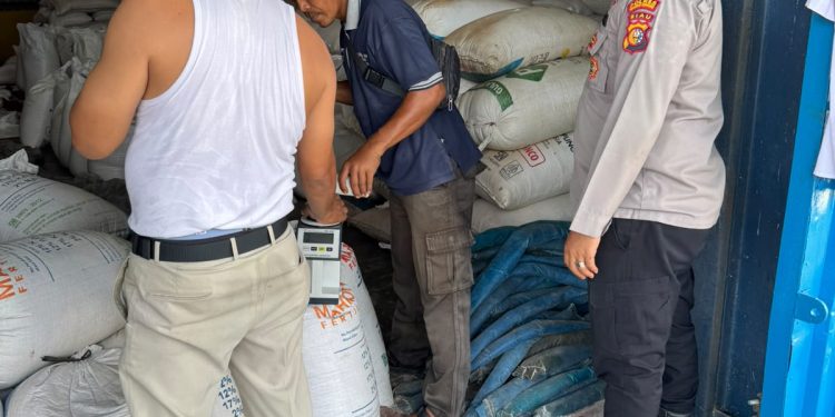 Polsek Kuantan Mudik Distribusikan Jagung Pipil ke Gudang Bulog, Dukung Ketahanan Pangan Nasional
