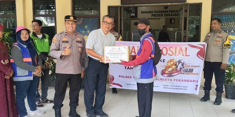 Bakti Sosial Pemberian Sembako oleh Polsek Sukajadi Dalam Rangka HUT Bhayangkara ke 80.