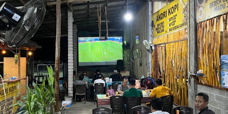 Polres Kuansing Nobar Piala Dunia 2026 Bersama Masyarakat, Pererat Silaturahmi dan Edukasi Kamtibmas