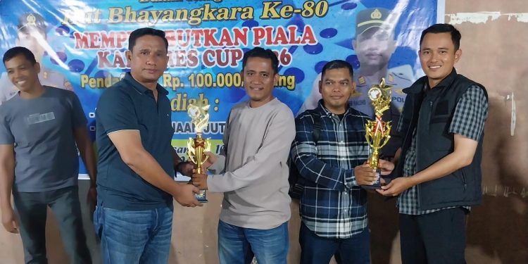 Kapolres Kuansing Tutup Turnamen Domino Hari Bhayangkara ke-80, Pererat Silaturahmi Bersama Masyarakat