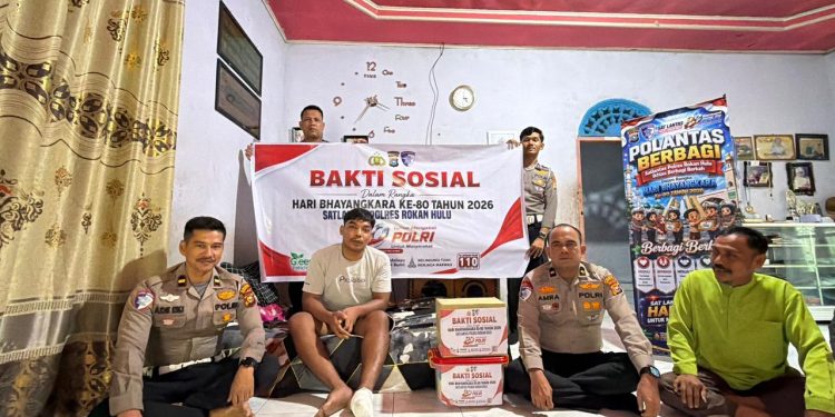 Sambut Hari Bhayangkara ke-80, Satlantas Polres Rohul Salurkan Bantuan Sosial Melalui Program Polantas Menyapa
