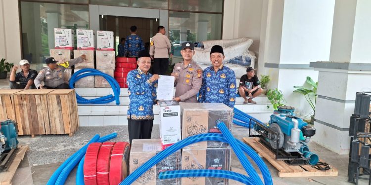 Dukung Ketahanan Pangan, Polres Siak Bersama Dinas Pertanian Salurkan Bantuan Alsintan dari Kemenpertan RI Kepada Poktan Binaan