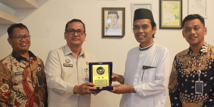 Perkuat Pembinaan Keagamaan, Kalapas Pekanbaru Ikuti Silaturahmi dengan Ustadz Abdul Somad