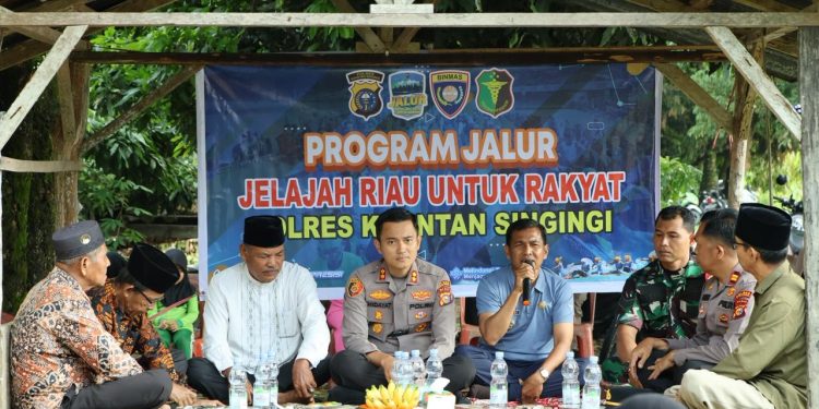 Kapolres Kuansing Hadirkan Program JALUR di Pangean, Salurkan Sembako dan Layanan Kesehatan Gratis untuk Masyarakat