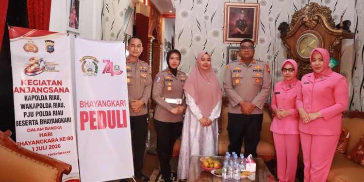 Kapolres Kampar Mewakili Kapolda Riau – Anjangsana Warakawuri Istri Purnawirawan Polri, Meriahkan Hari Bhayangkara Ke-80