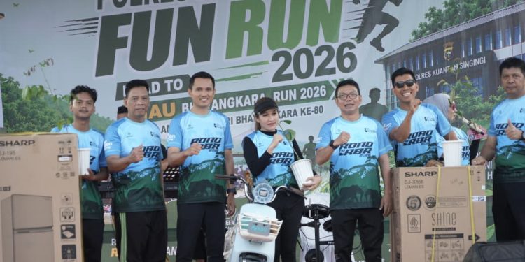 Kapolres Kuansing Lepas Peserta Fun Run 2026, Dalam Rangka HUT Bhayangkara Ke-80, Polri Untuk Masyarakat.