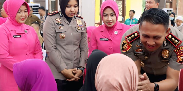 Sambut Hari Bhayangkara Ke-80, Polres Siak Gelar Bakti Kesehatan Donor Darah, Pengobatan Gratis,Khitanan Massal Gratis, Hingga Pemberian Ratusan Bantuan Sosial