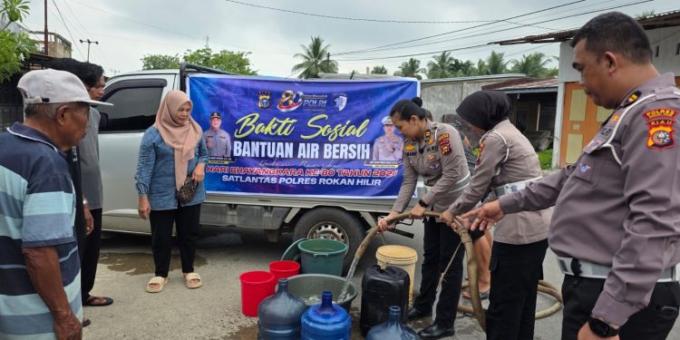 Polantas Menyapa : 4.673 Paket Bansos dan Berbagai Aksi Sosial Warnai Hari Bhayangkara ke-80 di Wilkum Riau