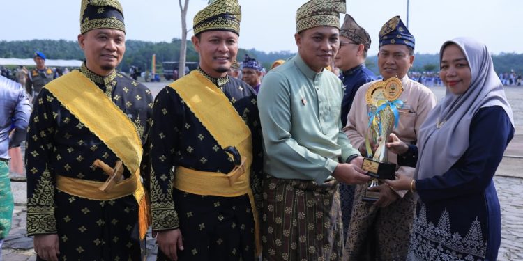 Kapolresta Pekanbaru Hadiri Upacara Hari Jadi Kota Pekanbaru ke-242, Wujud Sinergi Polri dan Pemerintah Daerah