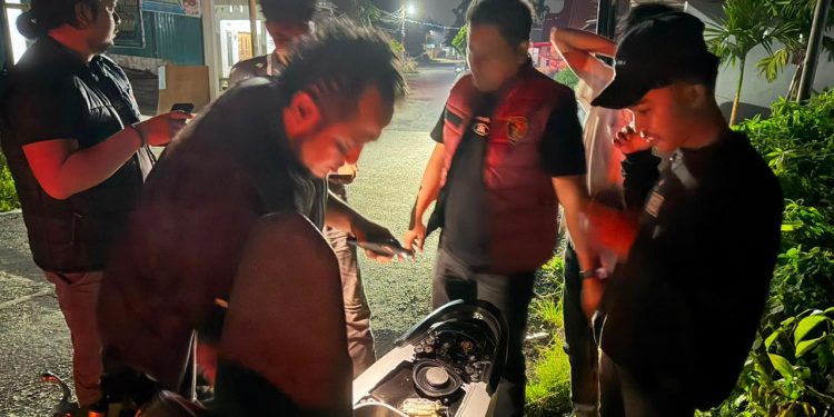 Patroli & Razia Di Desa Sipungguk – Kasat Narkoba Jaga Keamanan Kampung Tangguh