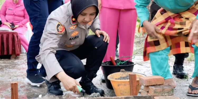 ASA BARU DI HARI BHAYANGKARA Ke 80 : Polres Siak Bangun Rumah Layak Huni untuk Pak Siar