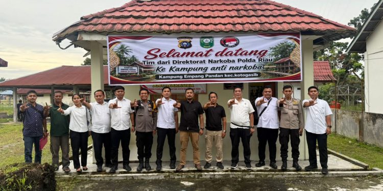 Berantas Narkoba Melalui Program Kampung Tangguh,Empang Pandan Kampung Binaan Polres Siak Dinilai Tim Ditresnarkoba Polda Riau