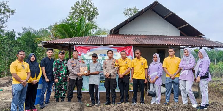 Polsek Kampar Intensifkan Pendampingan Ketahanan Pangan, Bhabinkamtibmas Rutin Pantau Perkembangan Tanaman Jagung Warga