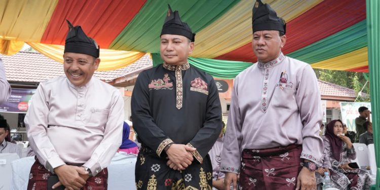 Kapolda Riau Hadiri Pawai Ta’aruf MTQ Riau 2026 di Kuansing, Ribuan Peserta Semarakkan Syiar Al-Qur’an