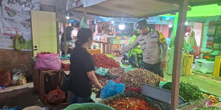 Pengecekan Ketersediaan Bahan Pangan di Pasar Tradisional Cik Puan Dalam Rangka Mendukung Program Ketahanan Pangan