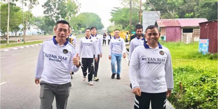 Rutan Kelas IIB Siak Menggelar Kegiatan Sabtu Sehat dengan Jalan Santai Bersama untuk Menjaga Kebugaran Jasmani Serta Mempererat Kebersamaan di Lingkungan Kerja
