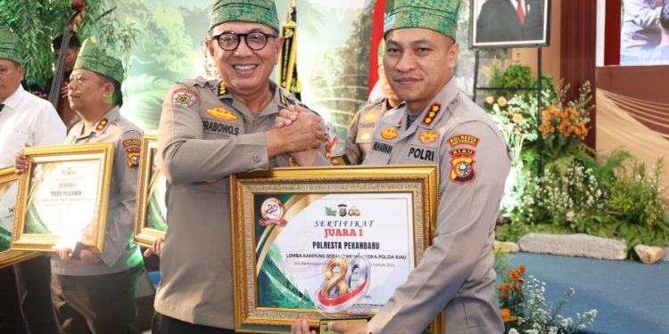 Polresta Pekanbaru Raih Sejumlah Prestasi di Hari Bhayangkara ke-80, Manajemen Media Terbaik Tingkat Nasional Jadi Sorotan