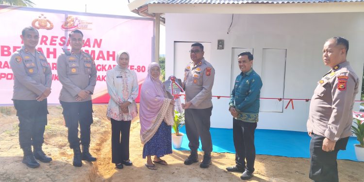 Polres Kampar Resmikan Rumah Baru Untuk Warga – Program Bedah Rumah Rangkaian Hari Bhayangkara KE-80