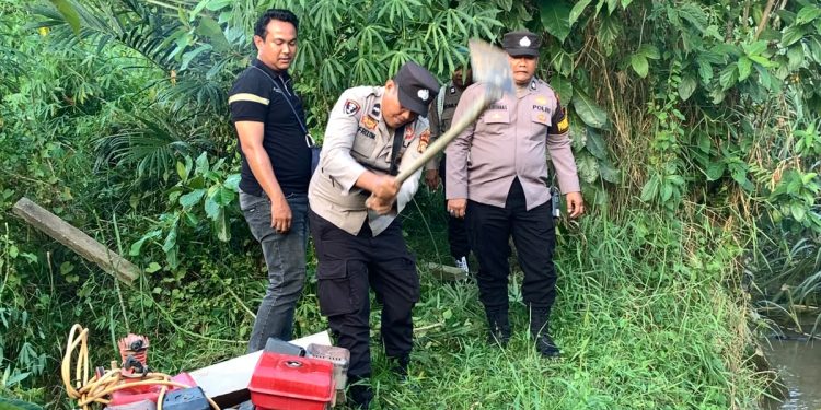 Polres Kuansing Tindak Lanjuti Laporan Call Center 110, Satu Unit Rakit PETI Dimusnahkan