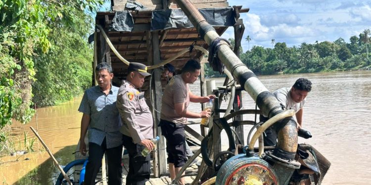 Polsek Cerenti Tertibkan 12 Rakit Dompeng di Sungai Kuantan