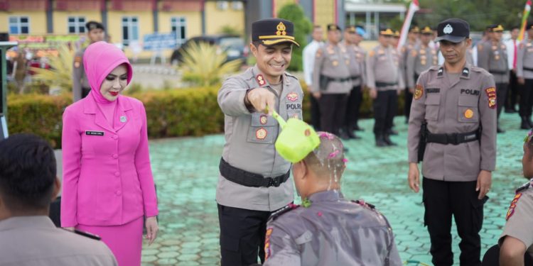 67 Personel Polres Rokan Hulu Naik Pangkat, Kapolres: Jadikan Amanah untuk Tingkatkan Pengabdian kepada Masyarakat