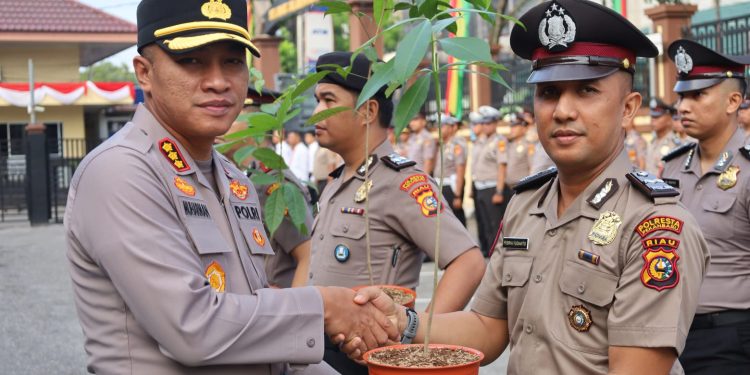 Bentuk Apresiasi atas Dedikasi Anggota, Polresta Pekanbaru Anugerahkan Kenaikan Pangkat kepada 116 Personel