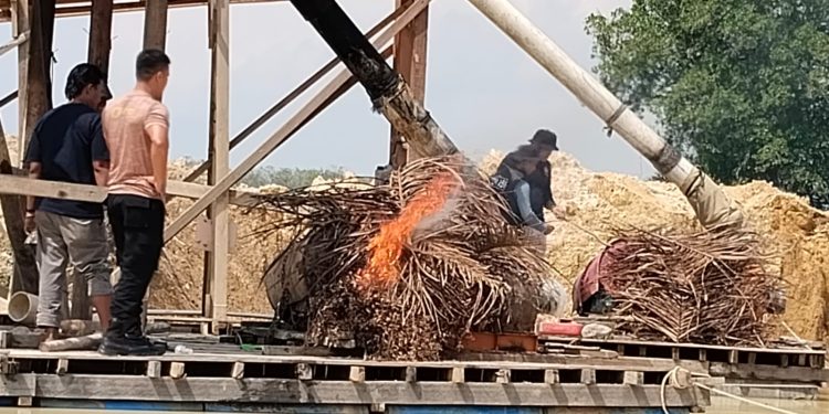 Tindak Lanjuti Laporan Masyarakat Melalui Call Center 110, Polsek Benai Tertibkan Dua Unit PETI di Desa Gunung Kesiangan