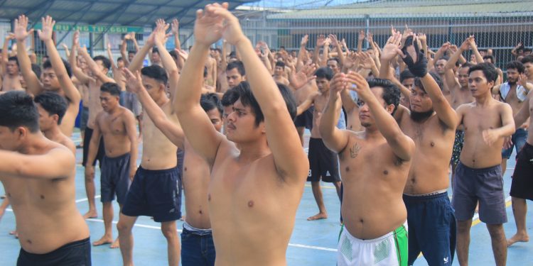 Wujudkan Warga Binaan yang Sehat, Lapas Pekanbaru Gelar Senam Pagi Rutin