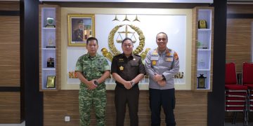 Perkuat Sinergitas Penegak Hukum, Kapolresta Pekanbaru dan Dandim 0301/Pekanbaru Jalin Silaturahmi dengan Kejari Pekanbaru