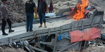 Polsek Singingi Tertibkan Dua Rakit PETI di Desa Kebun Lado, Tegaskan Komitmen Berantas Tambang Ilegal
