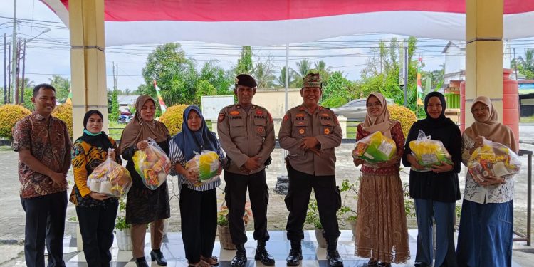 Tiada Hari yang Lebih Indah Selain Berbagi, Kapolsek Kampar Kembali Tebar Kepedulian Lewat Program Jumat Berkah
