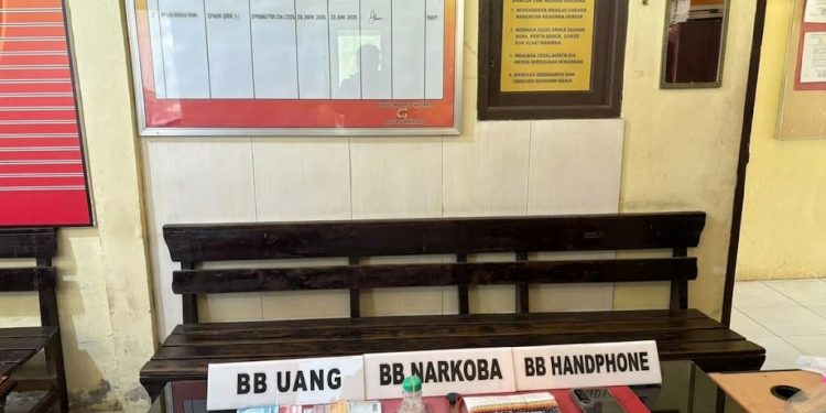 Polsek Rambah Hilir meringkus Pengedar Narkotika, Empat Paket Sabu Diamankan