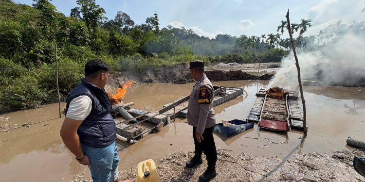 Tindak Lanjut Cepat Laporan melalui Layanan Kepolisian 110, Polres Kuansing Musnahkan Tiga Unit PETI di Kawasan Hutan Lindung Sentajo