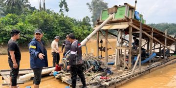 Polsek Singingi Hilir Musnahkan Dua Unit Dompeng PETI di Desa Petai, Tegaskan Komitmen Jaga Kelestarian Lingkungan