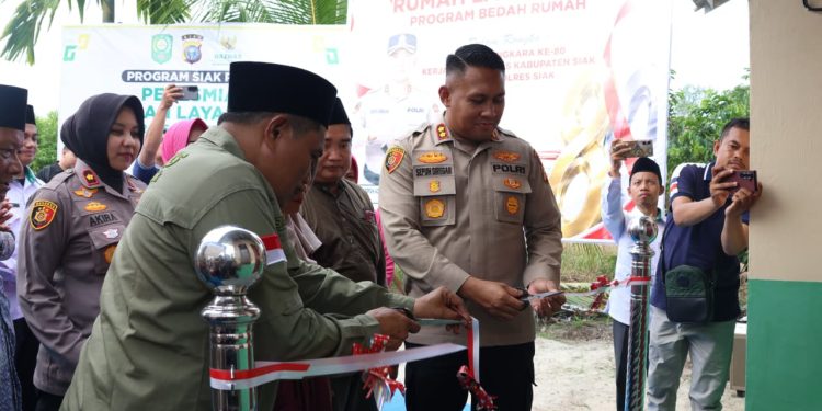 Sinergi Polres Siak dan BAZNAS, Rumah ke 8 Program “Bedah Rumah Presisi” diresmikan dan diserahkan Kepada Penerima Manfaat