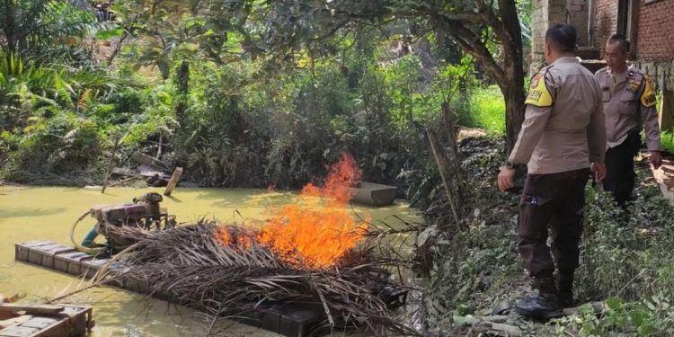 Tindak Lanjut Laporan Layanan Kepolisian 110, Polsek Kuantan Tengah Musnahkan Satu Unit PETI di Desa Koto Kari