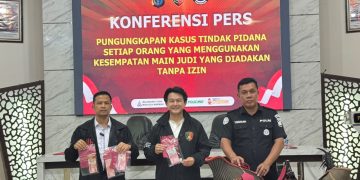 Polres Pelalawan Rilis Penggerebekan Arena Judi Sabung Ayam, 9 Orang Jadi Tersangka