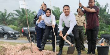 Sinergi Hebat, Lingkungan Lestari, Pemerintah Kabupaten Siak Gelar Penanaman Pohon Serentak ,Kapolres : “Kita Menanam Masa Depan dan Harapan”.