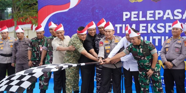 Kapolda Riau Lepas Tim Ekspedisi Merah Putih Presisi, Sasar 17 Desa di Wilayah 3T