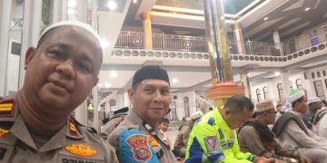 Kapolsek Kepenuhan Bersama Ratusan Warga Melaksanakan Kegiatan Sholat Subuh Berjamaah Sekaligus Berikan Himbauan
