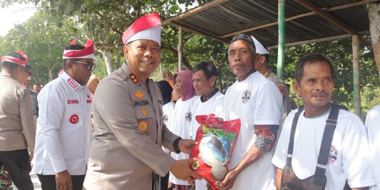 Ekspedisi Merah Putih Presisi di Pantai Ogis Teluk Meranti: Tanam Mangrove, Serahkan Bendera, dan Dialog Kebangsaan